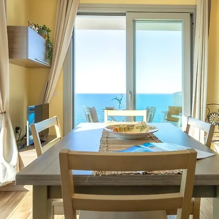 Sardinia Re - Miramare 8 Sea View Apartmán *